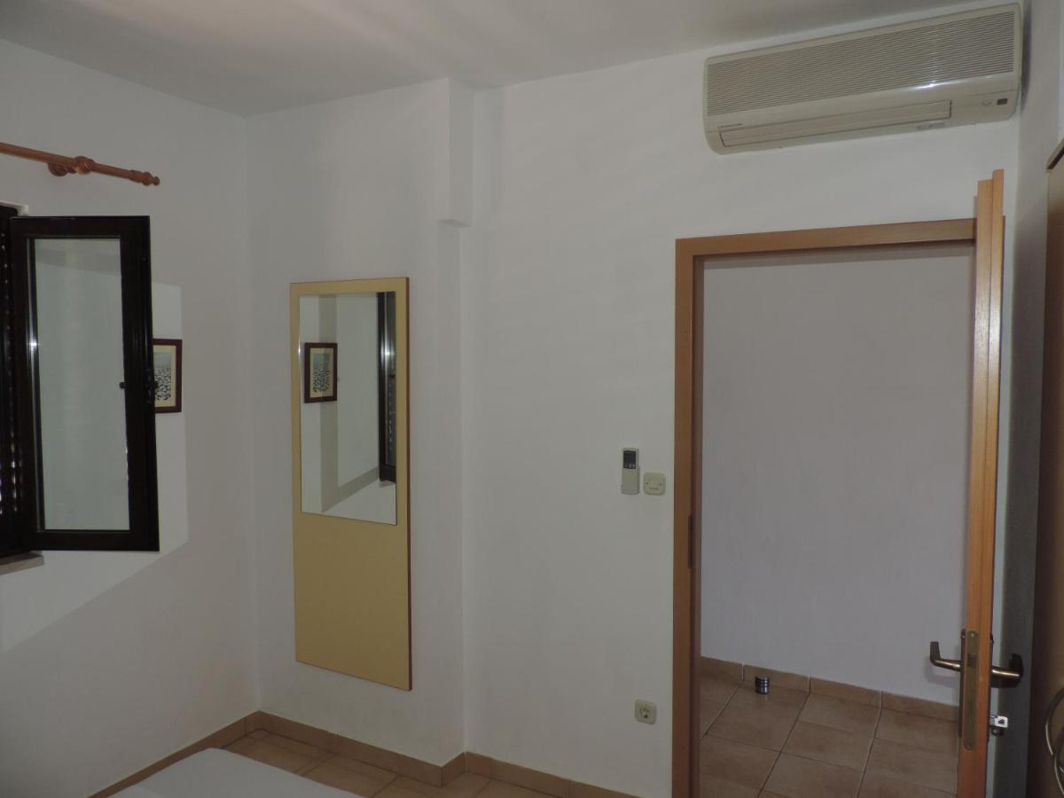 Apartmani Lavanda Pag Town Room photo