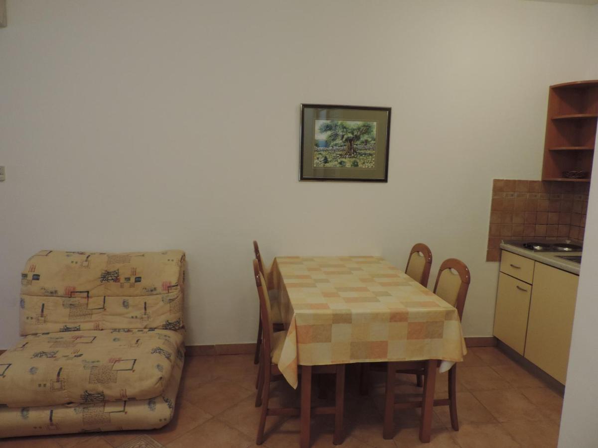 Apartmani Lavanda Pag Town Room photo